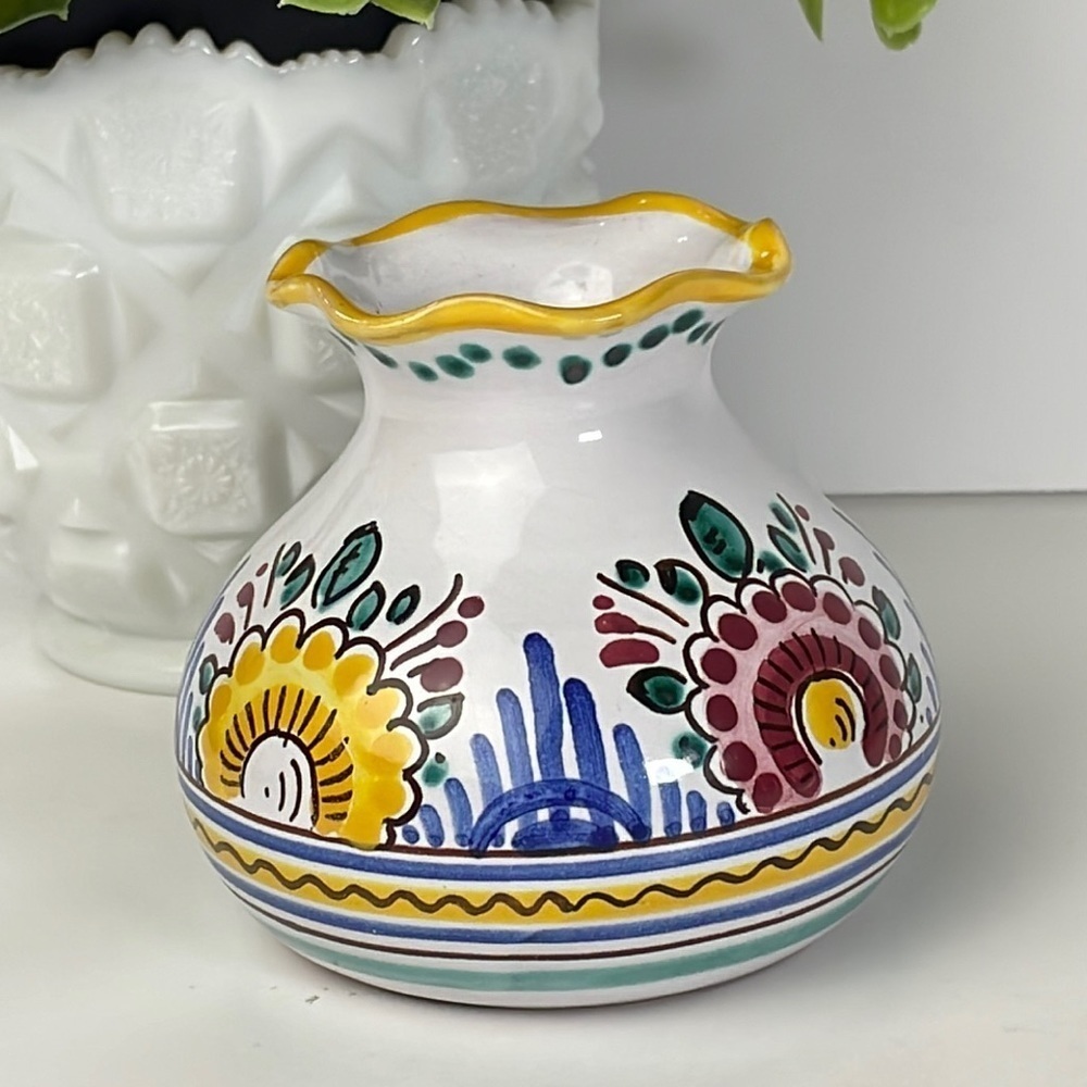 Czechoslovakia Hand Painted Pottery  3”  Vase